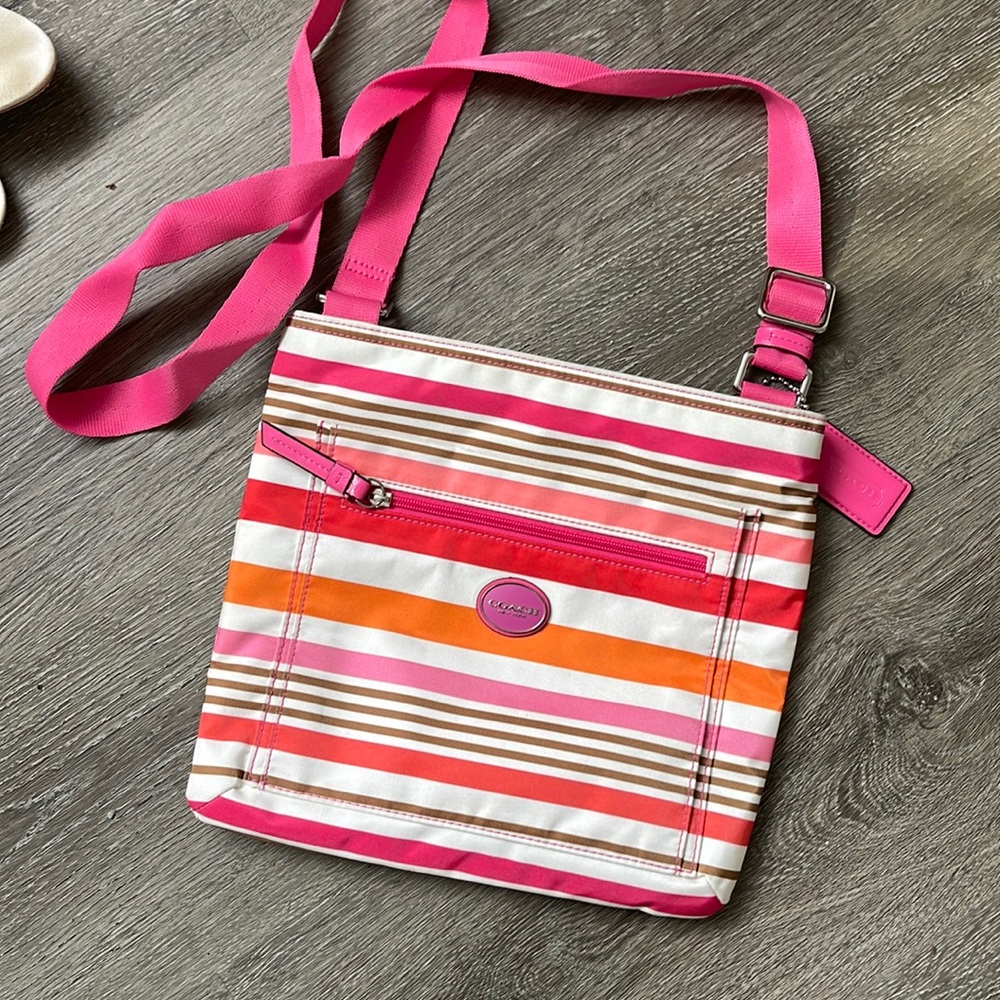 🌸🌸 Coach Retired Multi Stripe Crossbody 🌸🌸